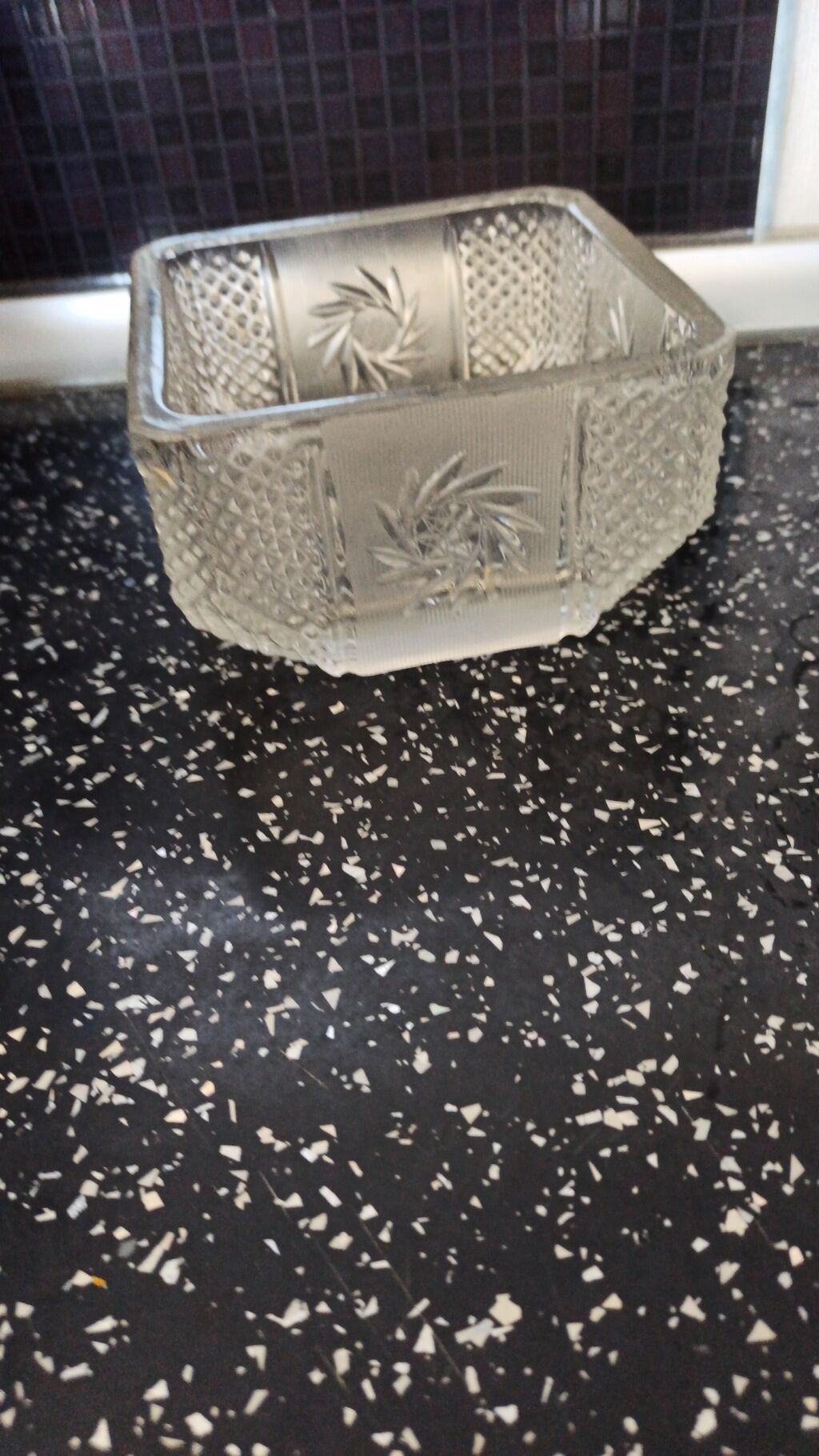 Şüşə qablar dəsti - Material: qalın, keyfiyyətli şüşə - Naxış