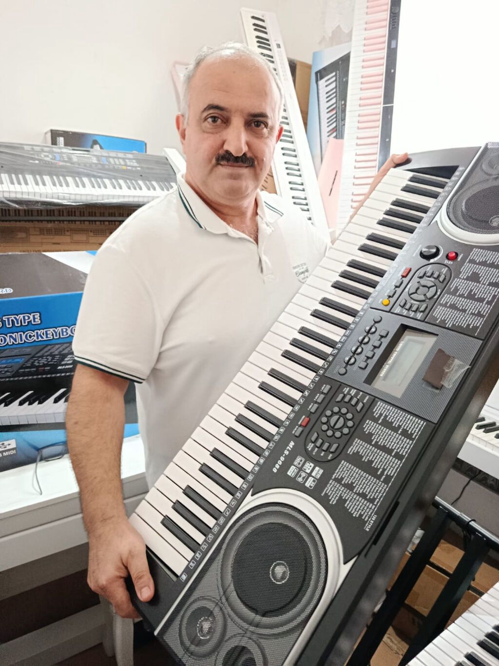 Yeni başlayanlar üçün piano və ya sintezator kursu üçün Həvəskarlar — Oyuncaqlar, Bakı (6)
