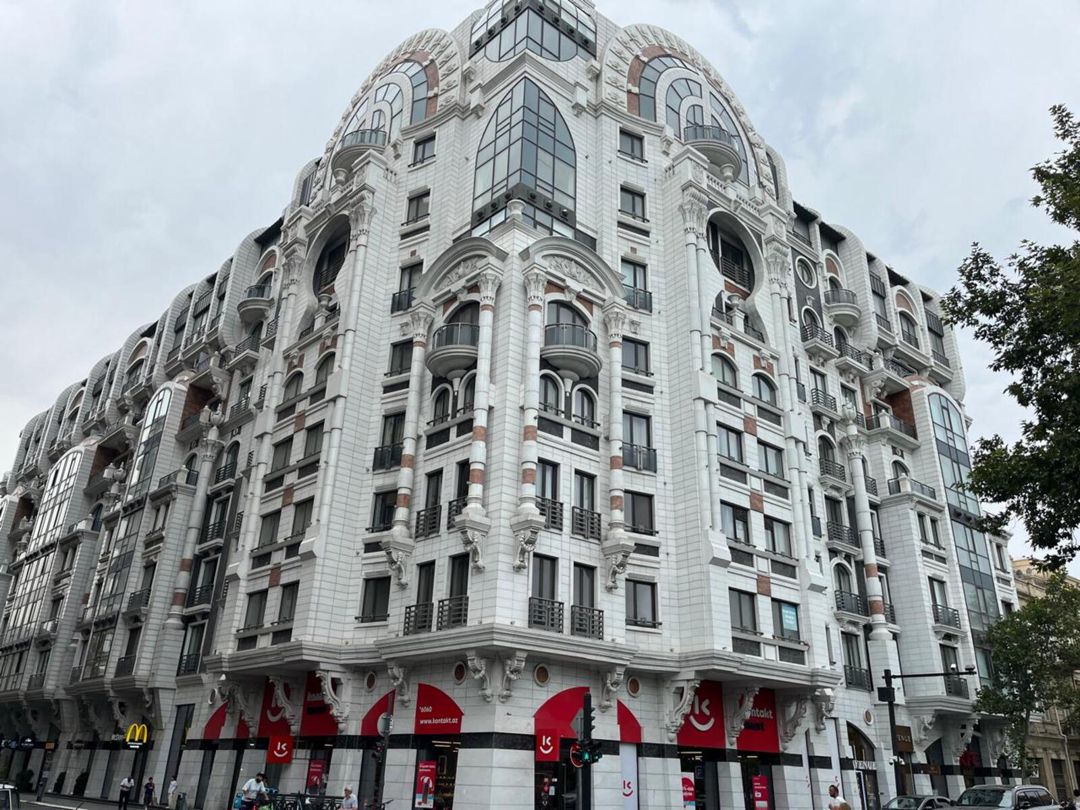 Satılır 4 otaqlı yeni tikili 246 m² — Mənzil, Bakı