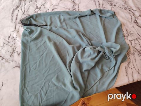 Açıq mavi rəngdə yüngül şifon örtü/parça. - Material: nazik, axıcı — Gəncə