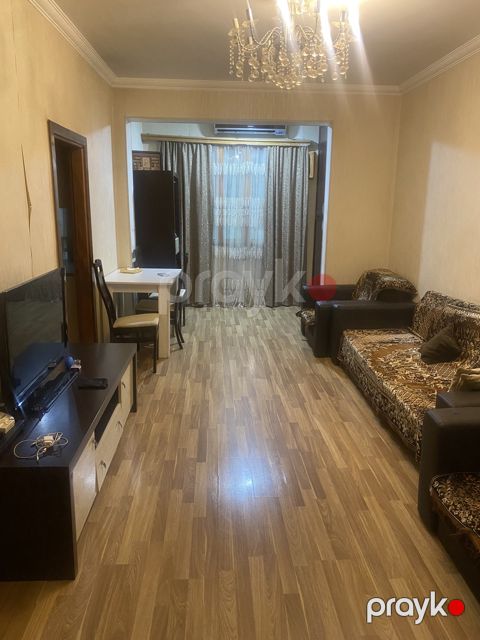 İcarəyə verilir 2 otaqlı köhnə tikili 90 m²