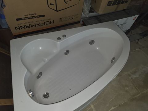 Hidromasajlı akril vanna - Oval dizayn, 1 nəfərlik rahat qəlib -