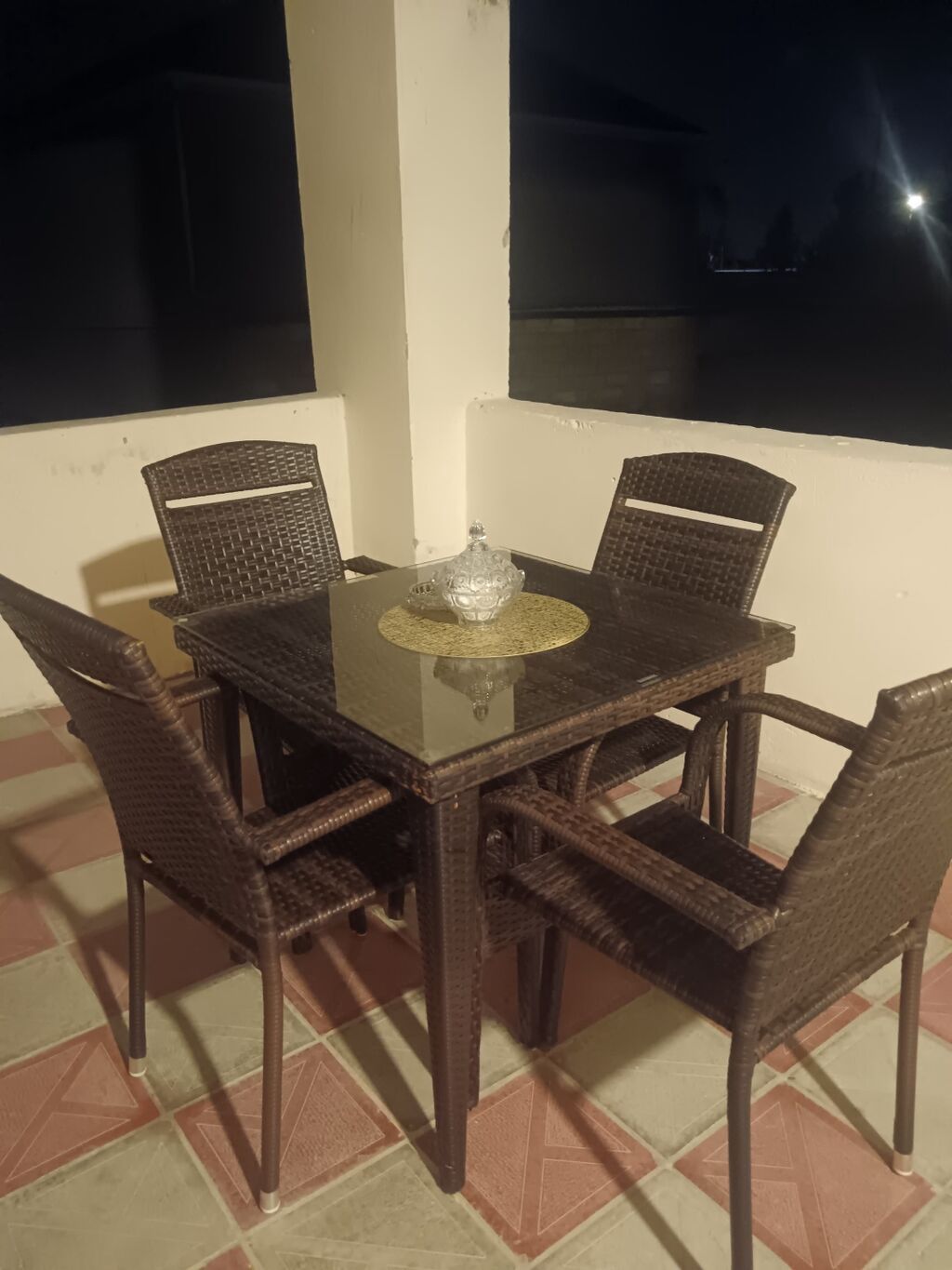 Masa dəsti – 220₼ Ünvan: Buzovna Qeyd: 2 dəst mövcuddur Təsvir: - 1