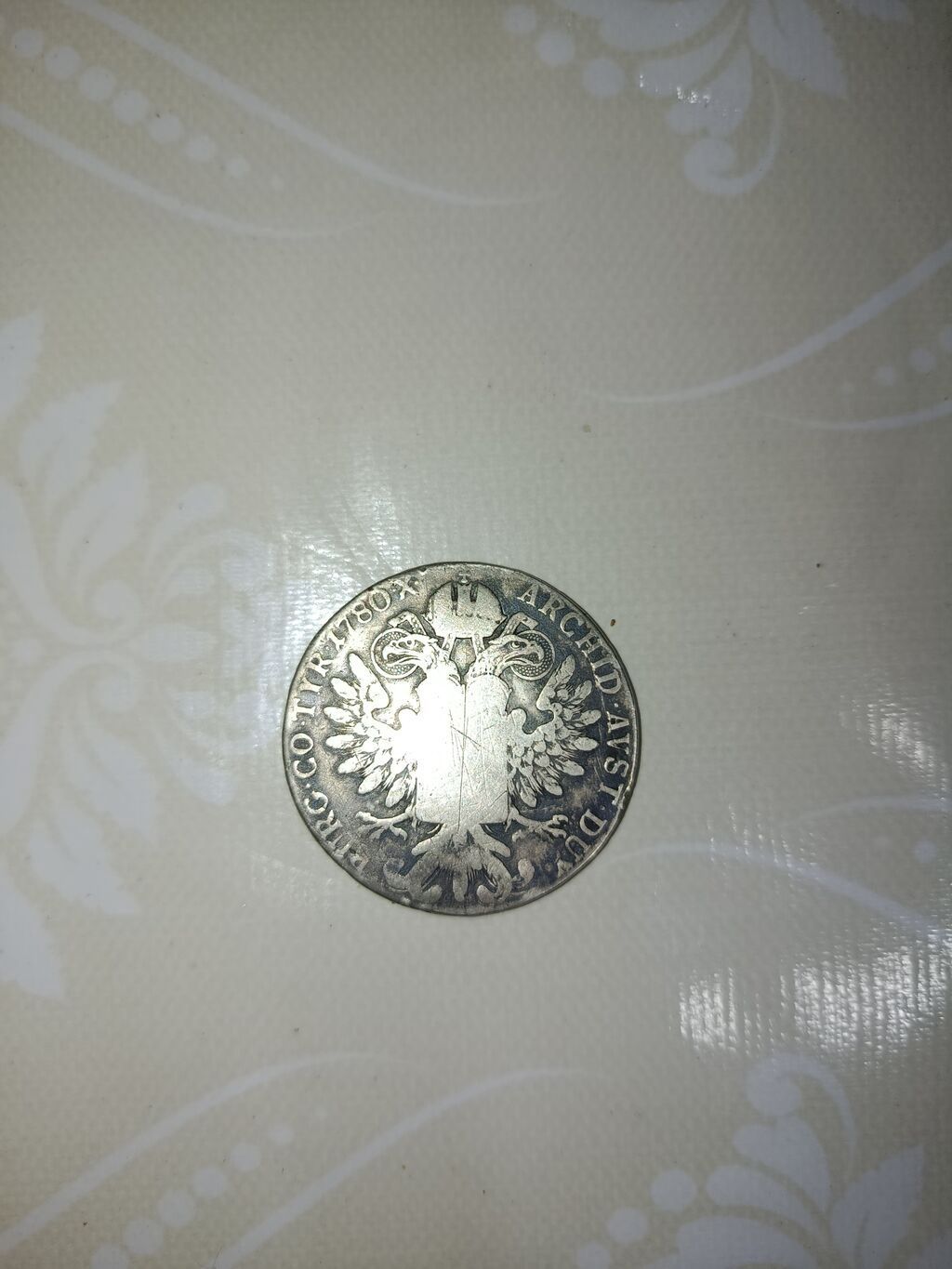Mariya Tereza Taleri sikkəsi Sikkənin xüsusiyyətləri: **Üz tərəfi