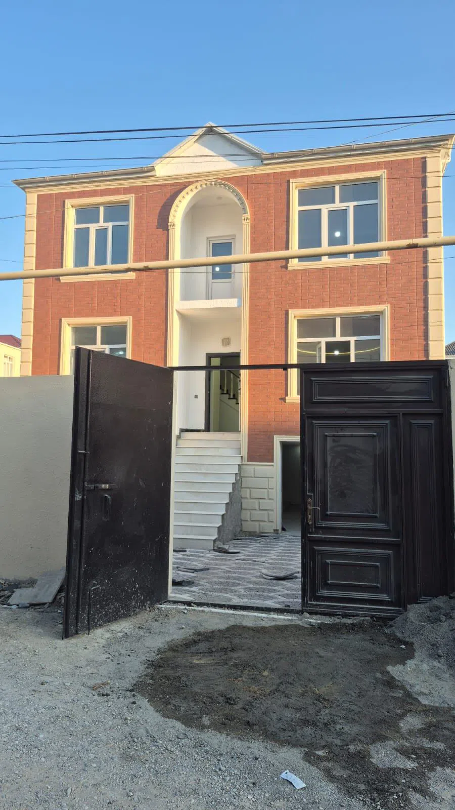 4 otaqlı həyət evi 180 m² satılır — Bizim ev