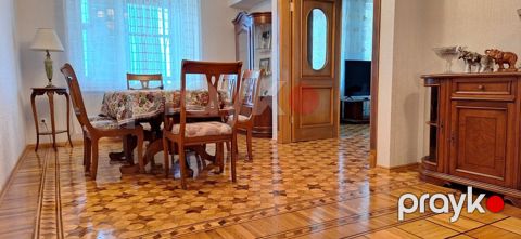 Satılır 4 otaqlı köhnə tikili 145 m²