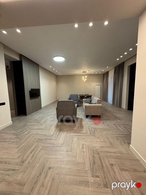 Satılır 3 otaqlı yeni tikili 158 m²
