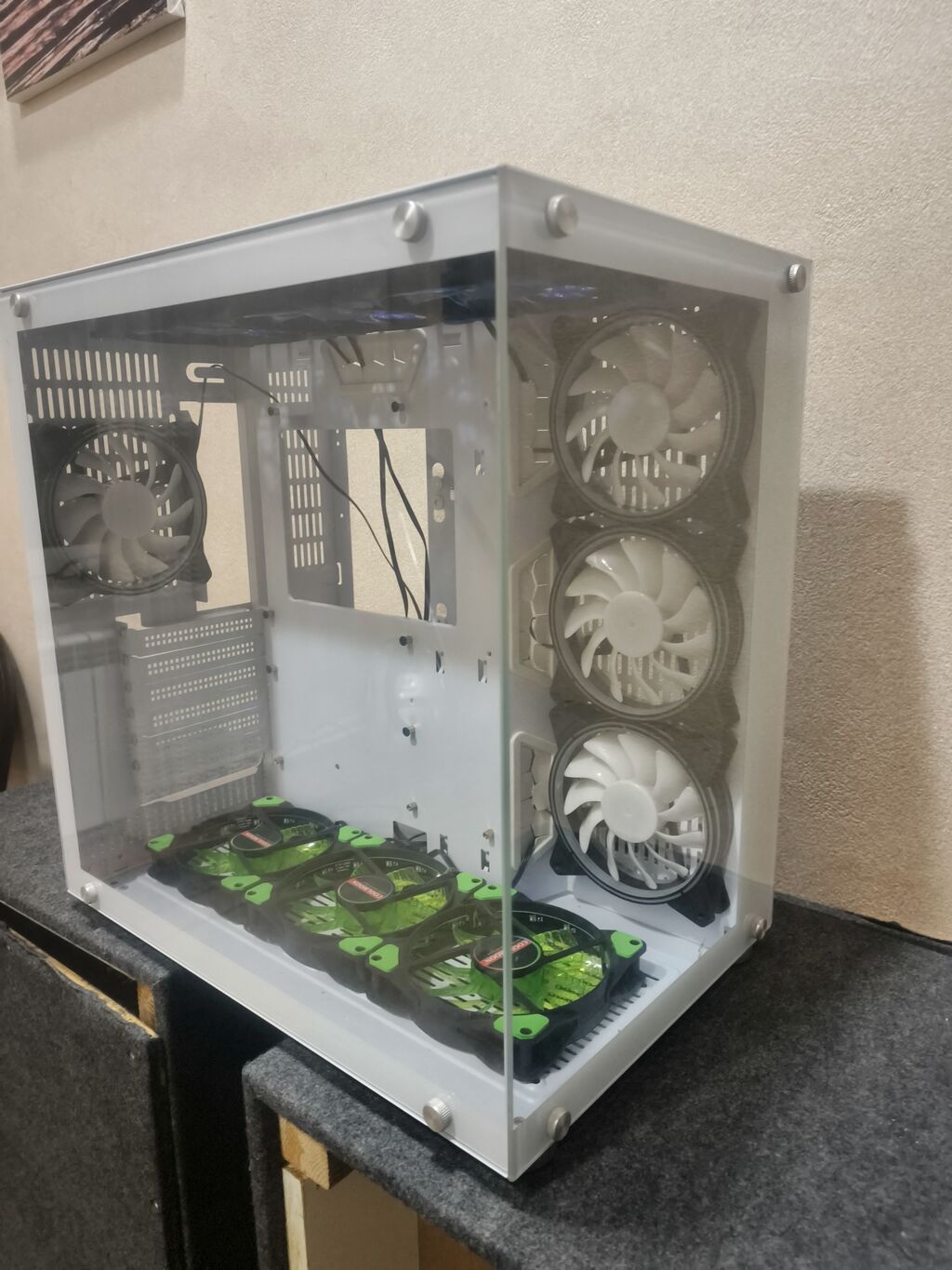 Ağ rəngli şüşə panelli gaming PC korpusu – ARGB ventilyatorlarla — Elektronika, Bakı (5)
