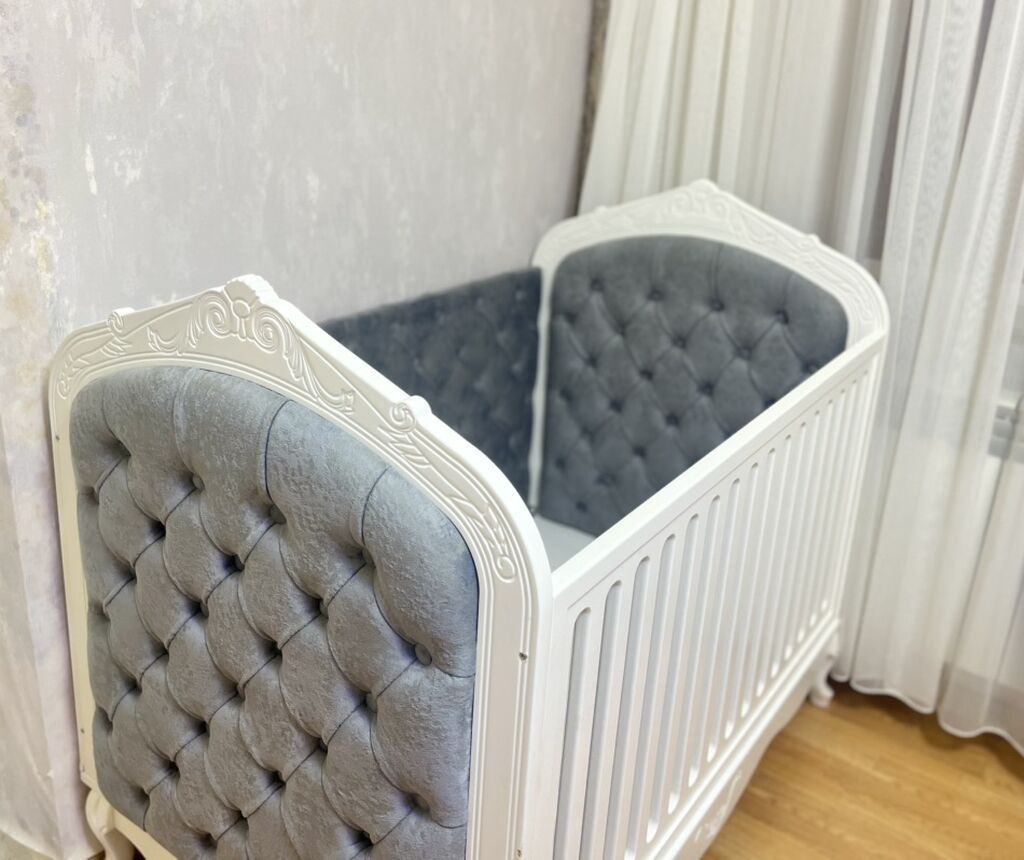 Uşaq beşiyi – klassik dizayn, yumşaq kapitonlu içliklə - Material: ağ — Mebel, Bakı (2)
