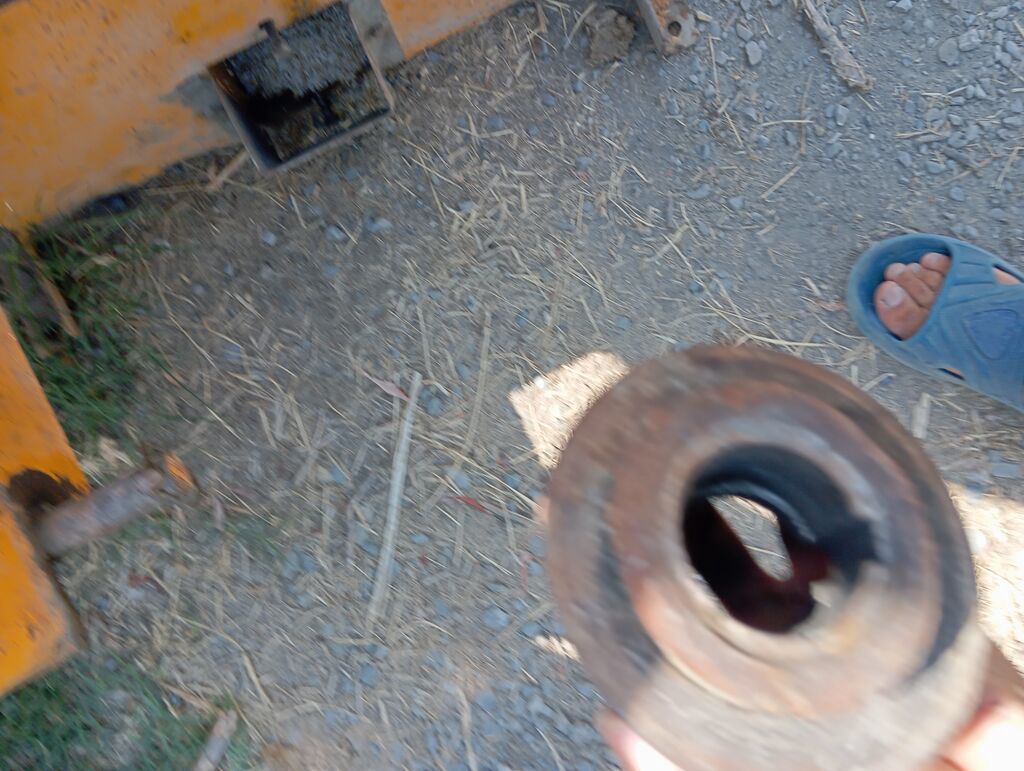 Salam . Yem döyen her bir weyi iwlek veziyyetdedi bir dene problemi — Kənd təsərrüfatı avadanlığı, Ucar (5)