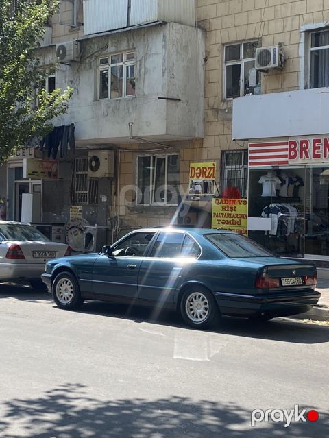 BMW 5 series: 2.5 l | 1988 il Sedan