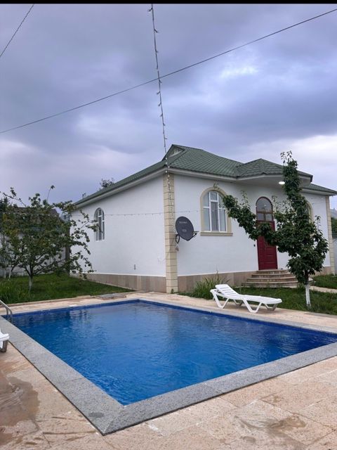 Bağ evi kirayə verilir, Qəbələ r.