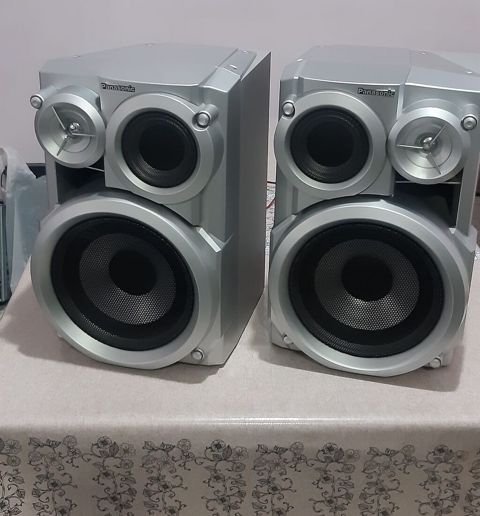 Musiqi mərkəzi,dinamiklır.Akustik kolonkalar "Panasonic".Əla — Bakı