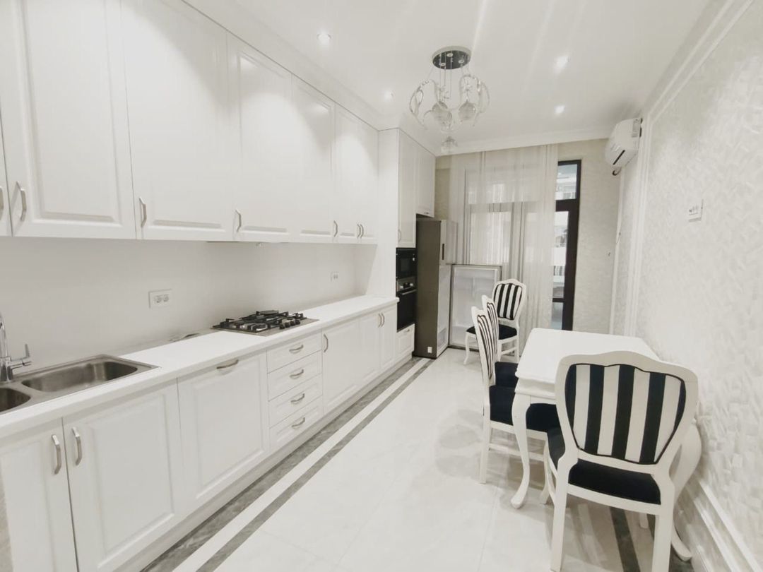 İcarəyə verilir 4 otaqlı yeni tikili 200 m² — Mənzil, Bakı (5)