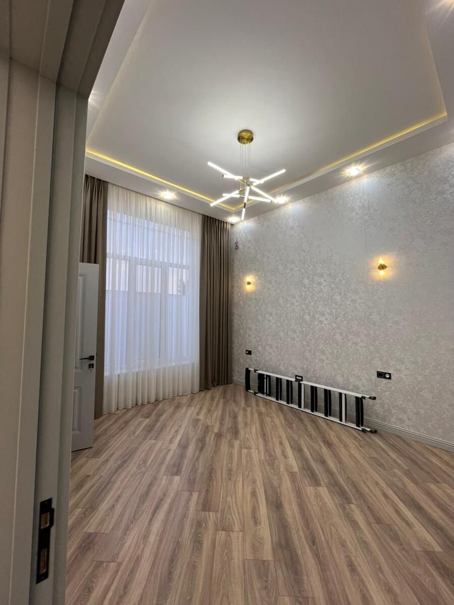 Satılır 4 otaqlı həyət evi/bağ evi 200 m² — Ev, villa, Bakı (8)