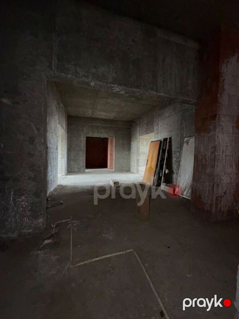 Satılır 10 otaqlı yeni tikili 1000 m²