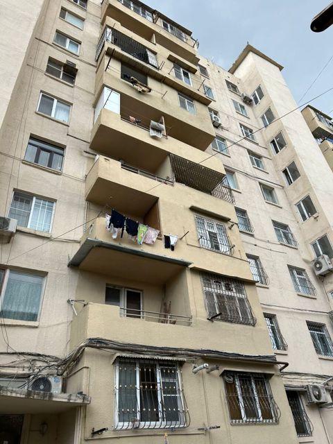 Satılır 3 otaqlı köhnə tikili 65 m² — Bakı