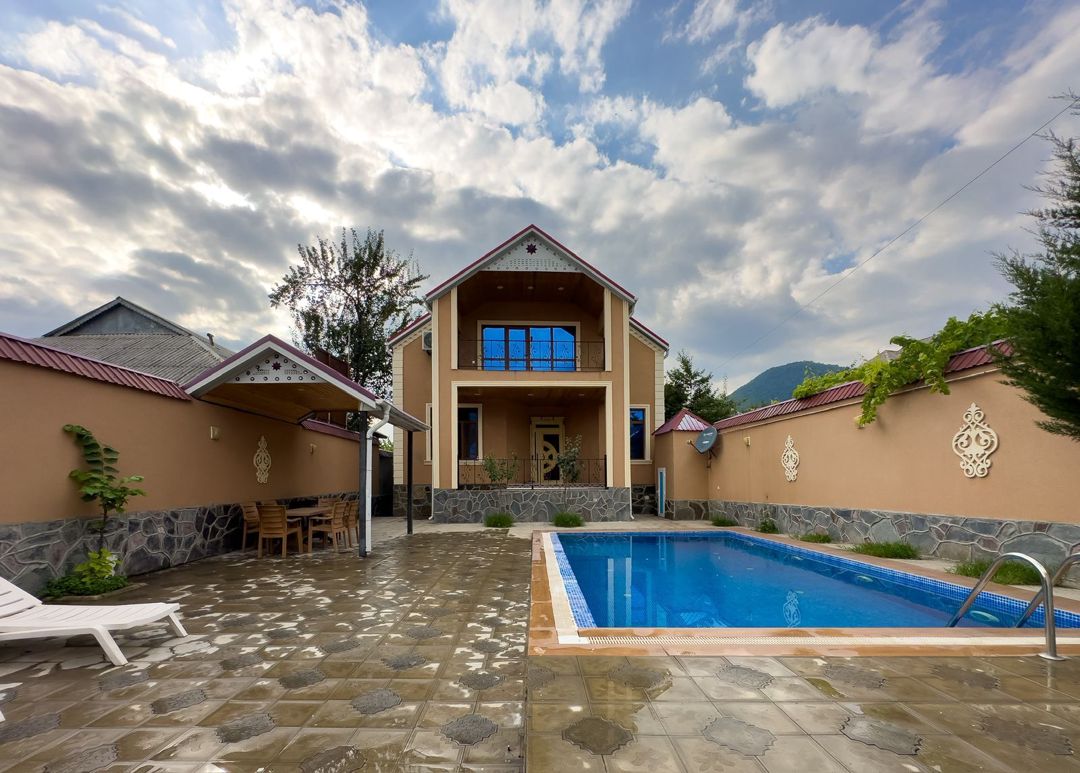 İcarəyə verilir 6 otaqlı həyət evi/bağ evi 300 m² — Ev, villa, Qəbələ