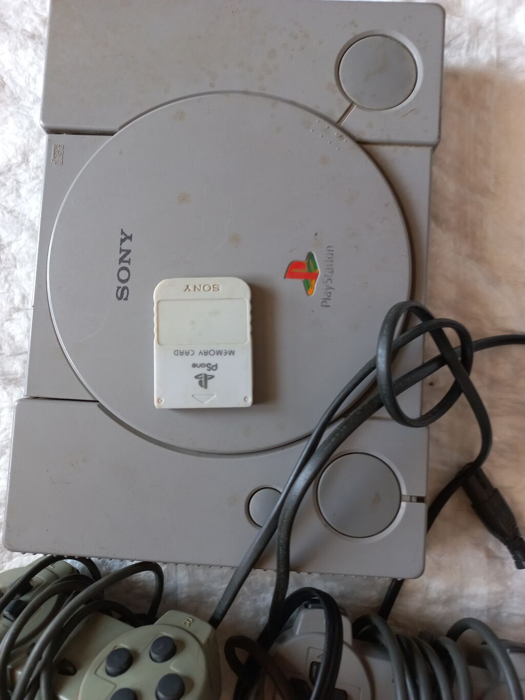 Sony PlayStation (PS1) oyun konsolu Xüsusiyyətlər: - Model: Sony
