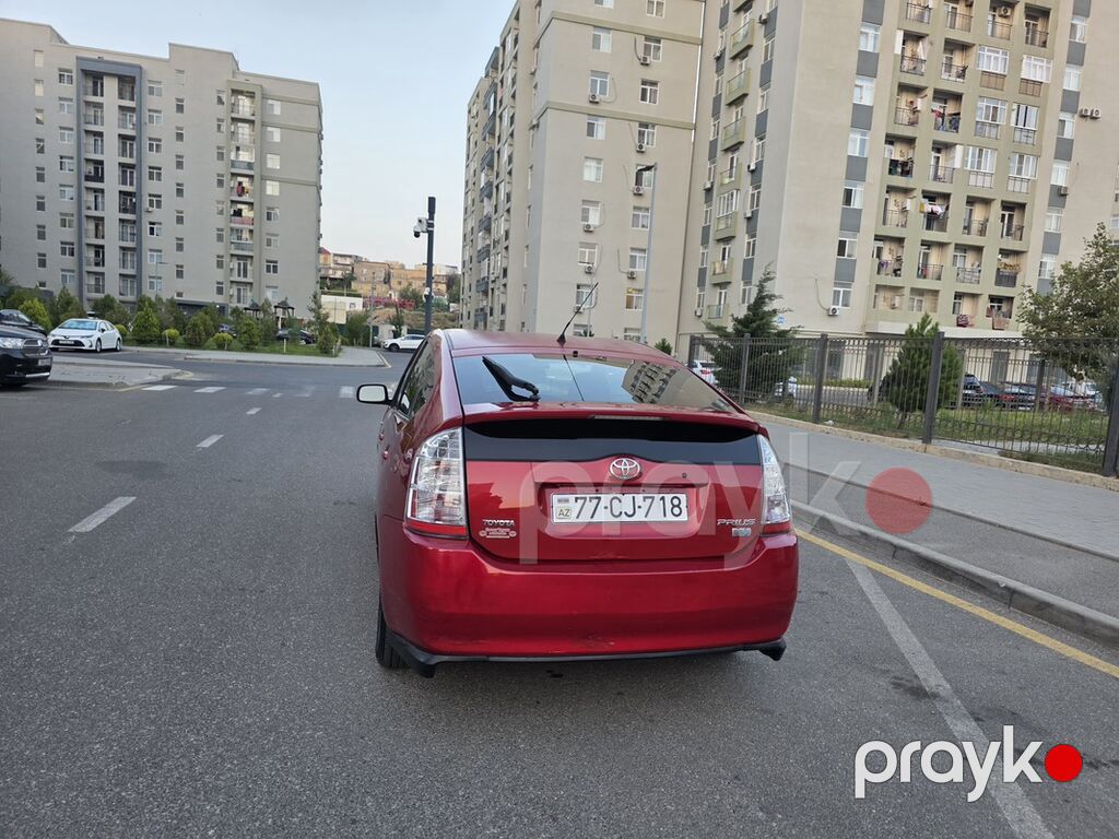 Toyota Prius (2-ci nəsil) hibrid hetçbek - Rəng: qırmızı - Kuzov: 5 — Avtomobillər, Bakı (2)