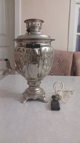 Elektrik samovar - Korpusu: klassik naxışlı, cilalanmış metal gövdə — Бытовая техника