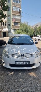 Toyota Auris, 1.4 L, 2010 il, 250 000 km — Автомобили