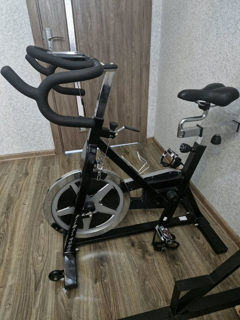 Spin velotrenajor – ev və studiya məşqləri üçün Xüsusiyyətlər: - Ağır — İdman və istirahət, Bakı