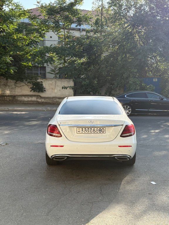Mercedes E 220 d, 2.0 L, 2016 il, 250 000 km — Avtomobillər, Bakı (2)