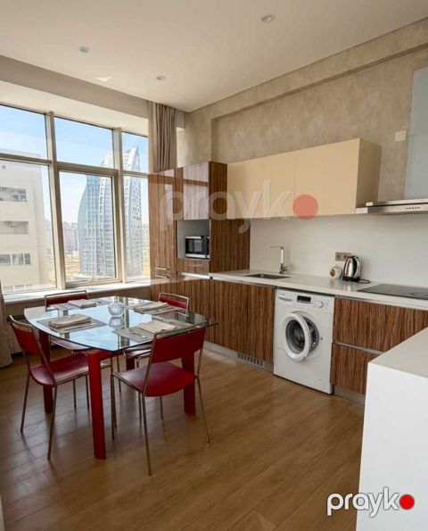 İcarəyə verilir 4 otaqlı yeni tikili 210 m²