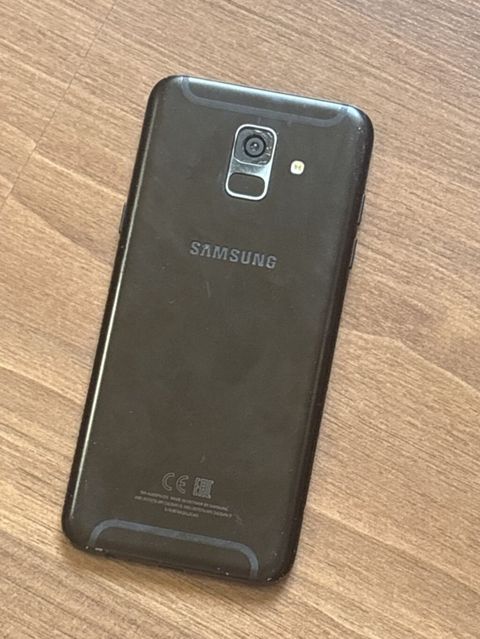Samsung Galaxy A6, rəng - Qara, Sensor, Barmaq izi, İki sim kartlı — Digah