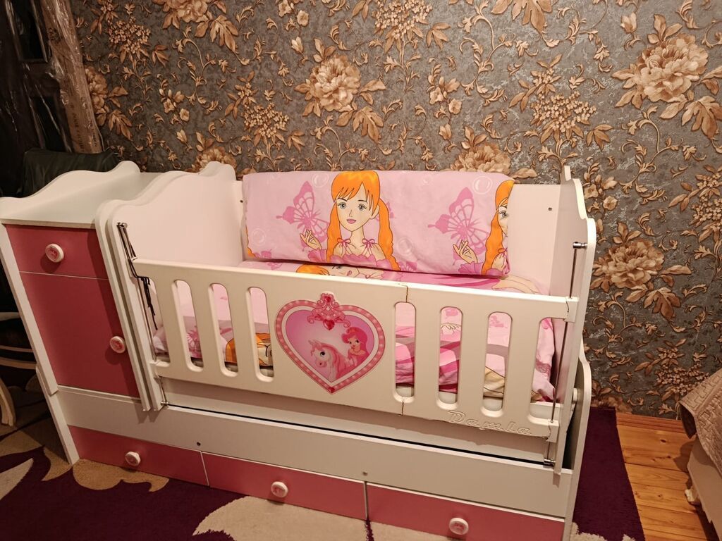 Qız üçün, İşlənmiş, Dördbucaq, Beşik, Dəst ilə, Matras ilə, Yellənmə mexanizmi ilə — Mebel, Mingəçevir (2)