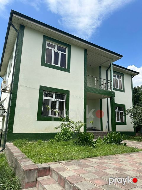 Həyət evi kirayə verilir, Oğuz r — Oğuz