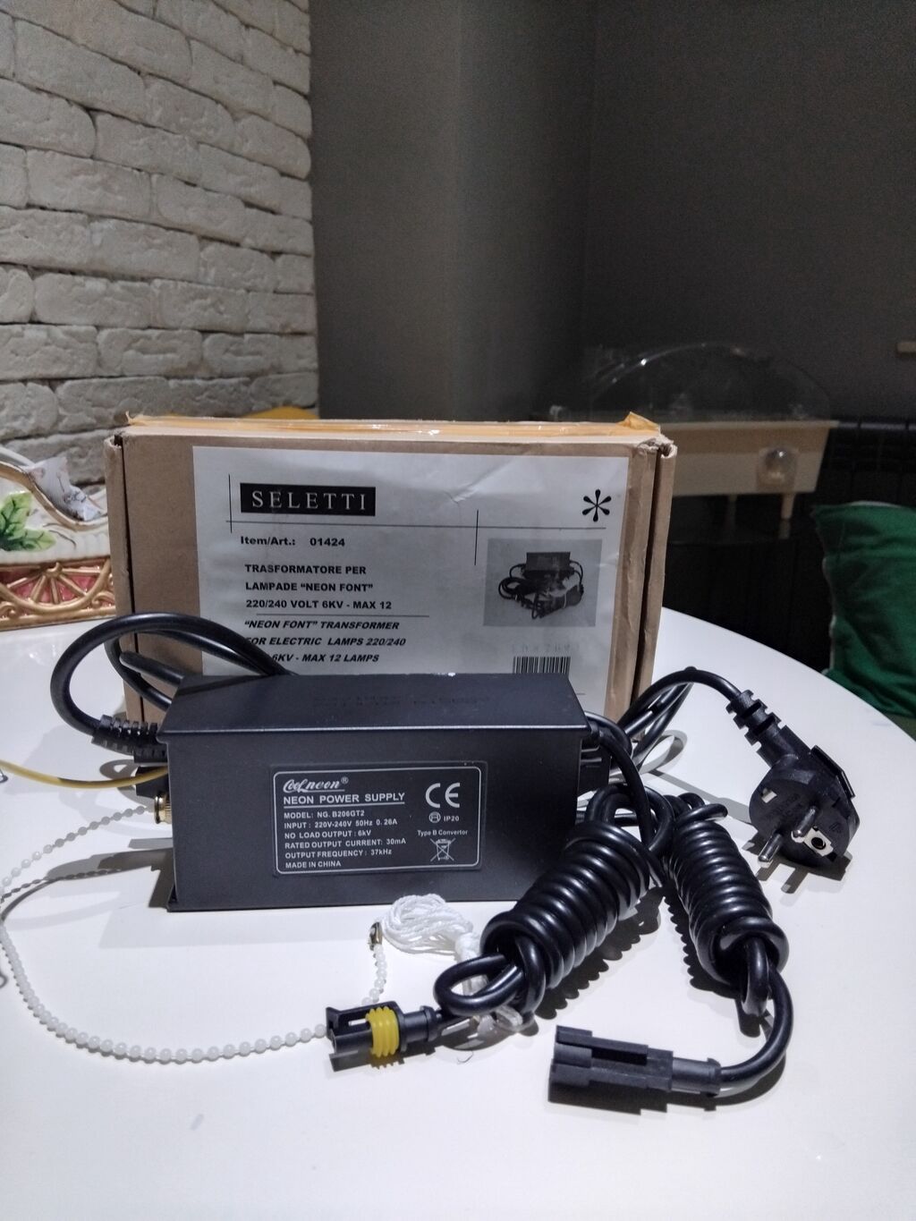 Seletti Neon Font üçün transformator (6 kV, 12 lampa) - Model 01424