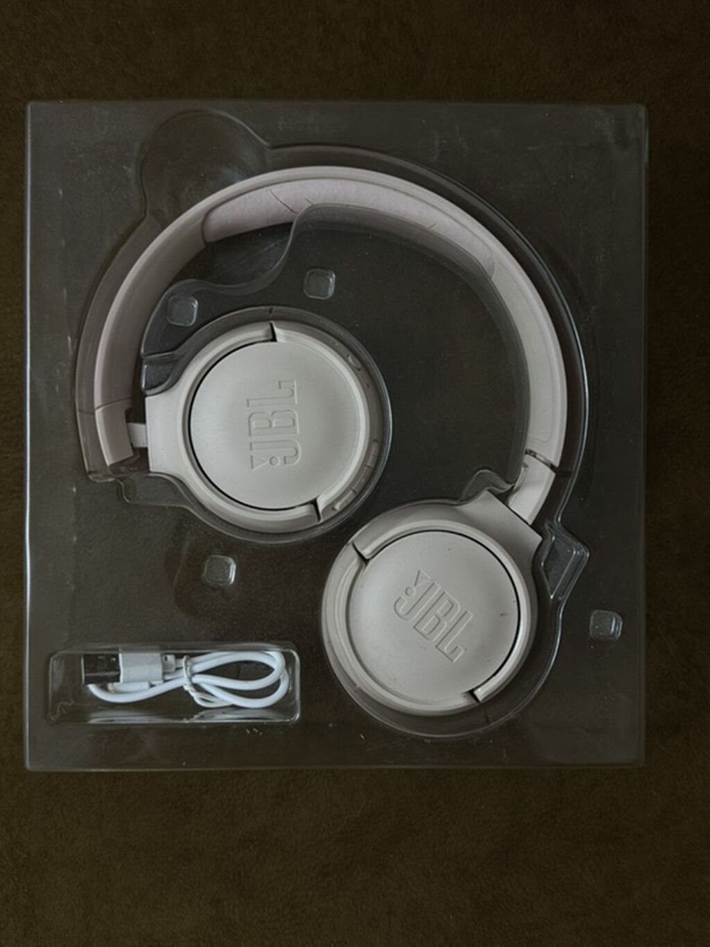 JBL on-ear qulaqcıq - Rəng: açıq pink - Tip: simsiz (Bluetooth) — Qulaqcıqlar, Bakı