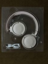 JBL on-ear qulaqcıq - Rəng: açıq pink - Tip: simsiz (Bluetooth) — Mallar