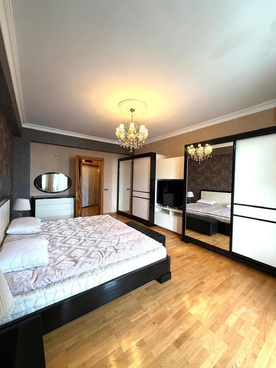 Satılır 5 otaqlı yeni tikili 280 m² — Mənzil, Bakı (9)
