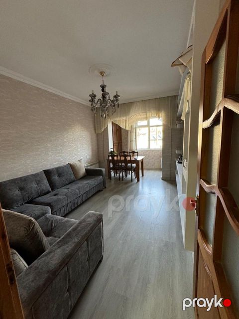 Satılır 3 otaqlı köhnə tikili 60 m²