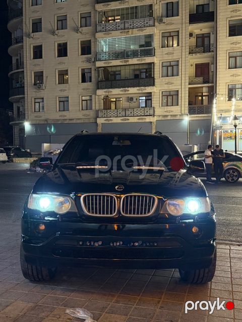 BMW X5, 4.4 L, 2000 il, 806 070 km