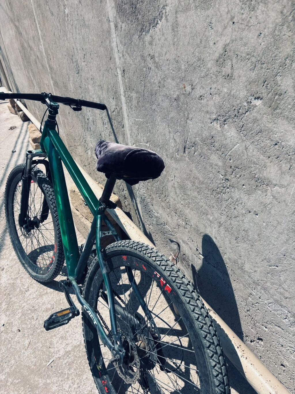 Şəhər və yüngül off-road üçün çox yönlü velosiped - Rəng: tünd yaşıl