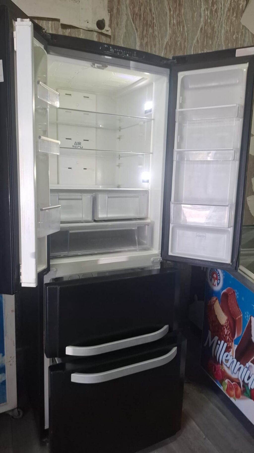 Hotpoint Ariston markalı çoxqapılı soyuducu. Qara rəngli, müasir və — Soyuducular, Bakı (2)