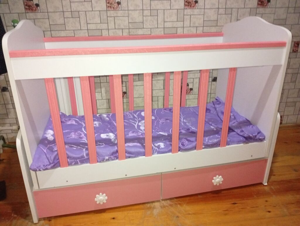 Oğlan və qız üçün, İşlənmiş, Dördbucaq, Beşik, Dəstsiz, Matras ilə, Yellənmə mexanizmsiz — Mebel, Sanqaçal (3)