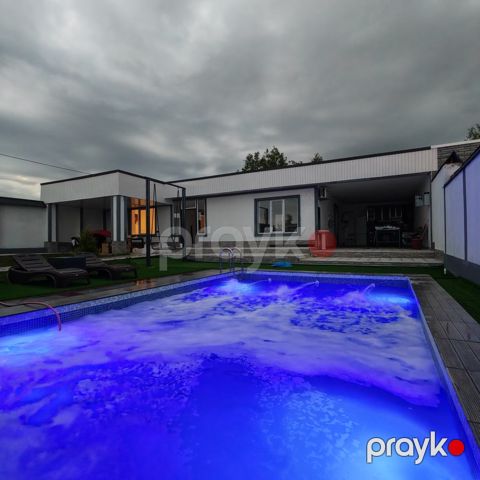 İcarəyə verilir 4 otaqlı həyət evi/bağ evi 180 m²