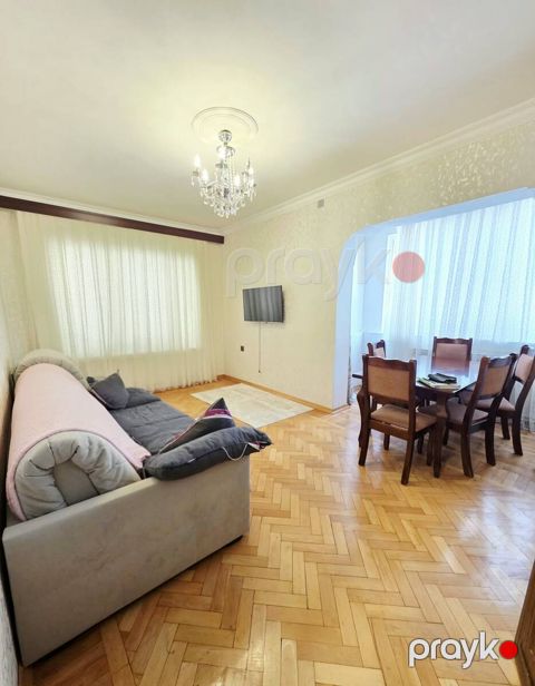 Satılır 2 otaqlı köhnə tikili 70 m²