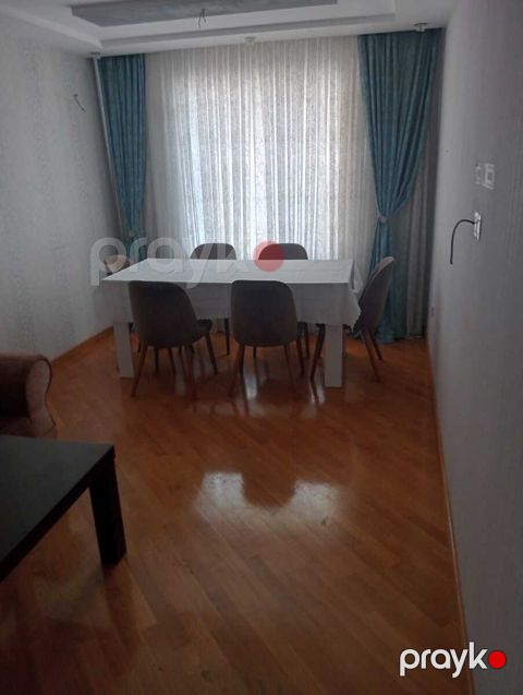 İcarəyə verilir 4 otaqlı köhnə tikili 90 m²