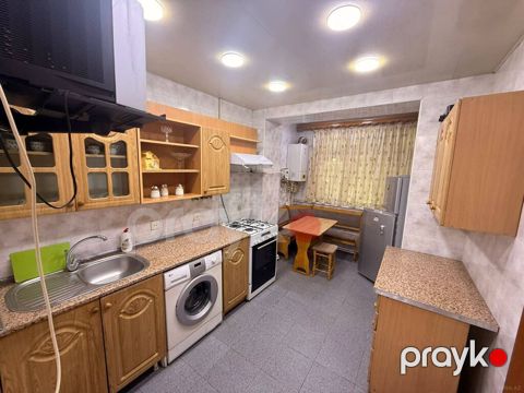 Nərimanov metrosuna yaxın, Təbriz küçəsində yerləşən, 5 mərtəbəli