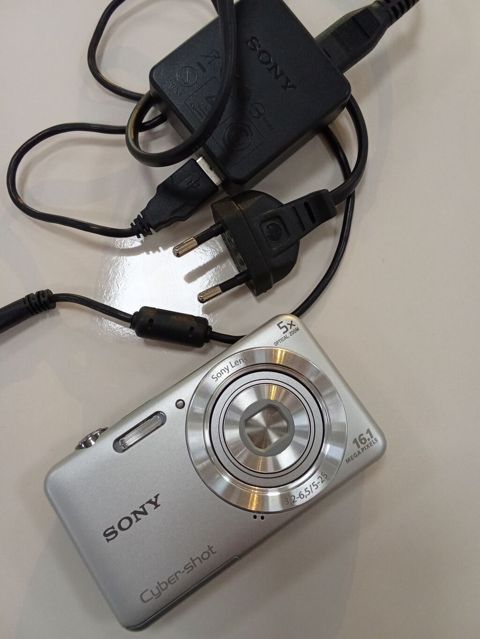 Sony Cyber-shot kompakt fotoaparat, 16.1 MP, 5x optik zoom