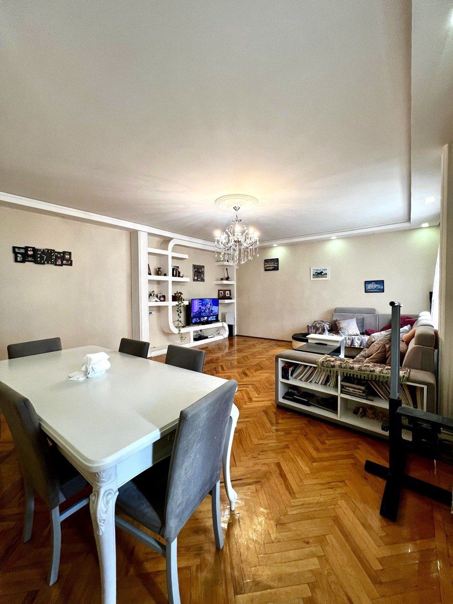 Satılır 5 otaqlı köhnə tikili 110 m² — Mənzil, Bakı (10)