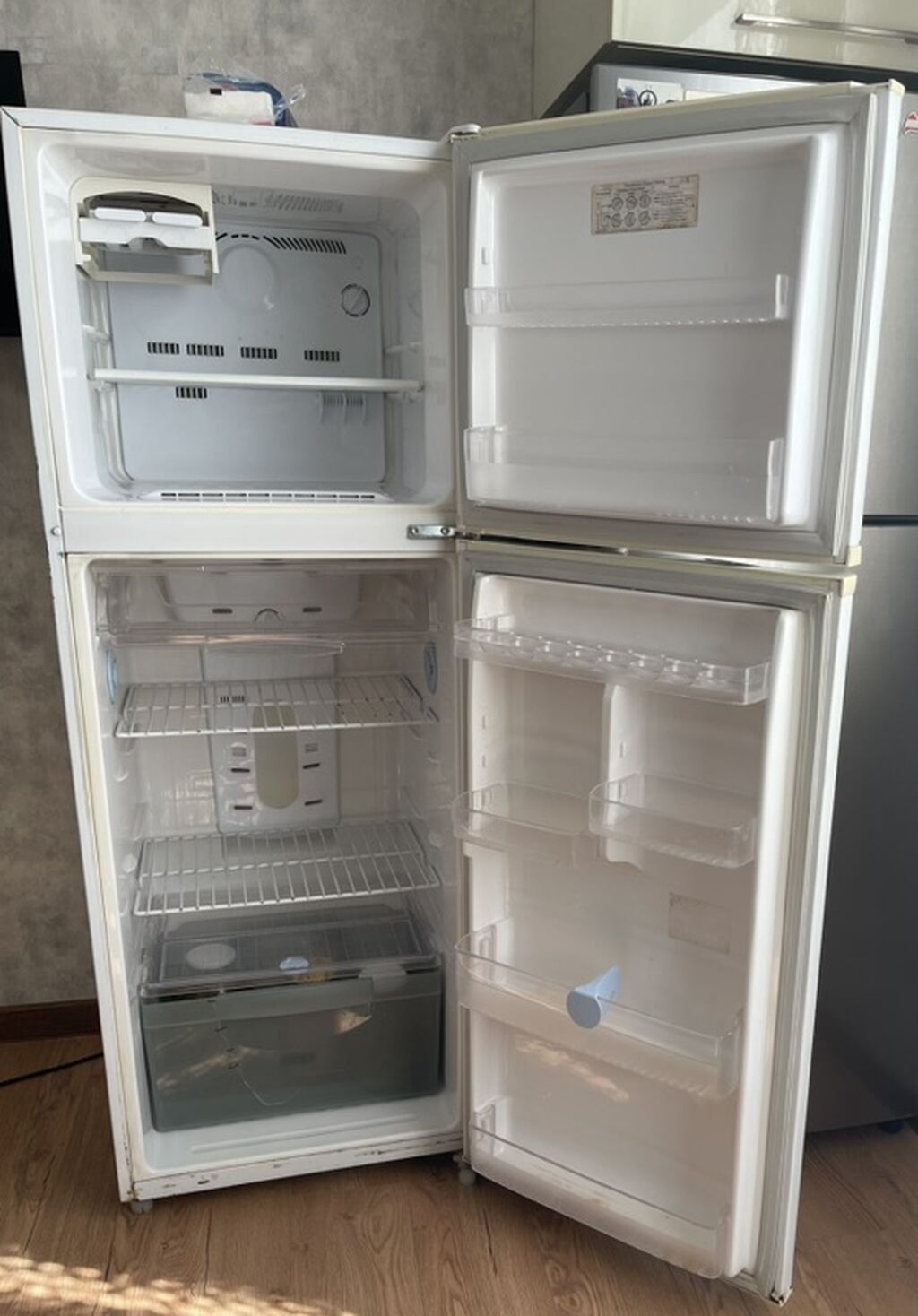 Yeni 2 qapılı Samsung Soyuducu Satılır, rəng - Ağ, Təkərli — Soyuducular, Masazır (7)
