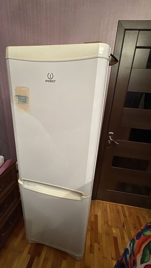 Indesit iki kameralı soyuducu - Brend: Indesit - Rəng: ağ - Üst — Sumqayıt