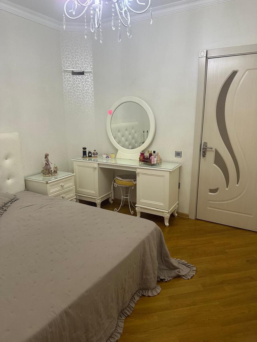 Satılır 4 otaqlı köhnə tikili 110 m² — Mənzil, Bakı (10)